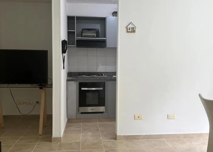 Ibague, Apartamento Amoblado, Comodo Y Bien Ubicado Cerca Al Centro Comercial La Estacion