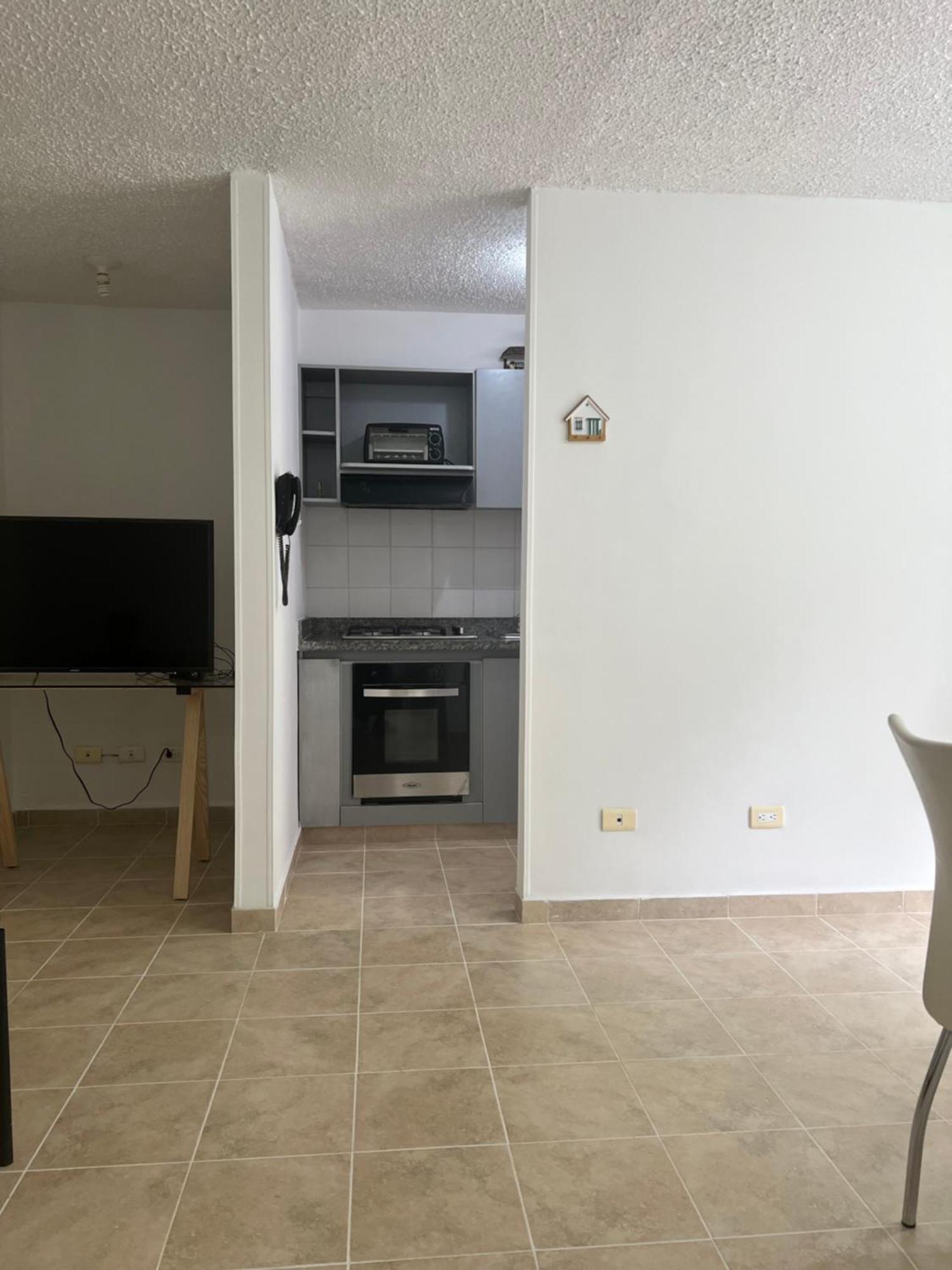 Ibague, Amoblado, Comodo Y Bien Ubicado Cerca Al Centro Comercial La Estacion Apartment *